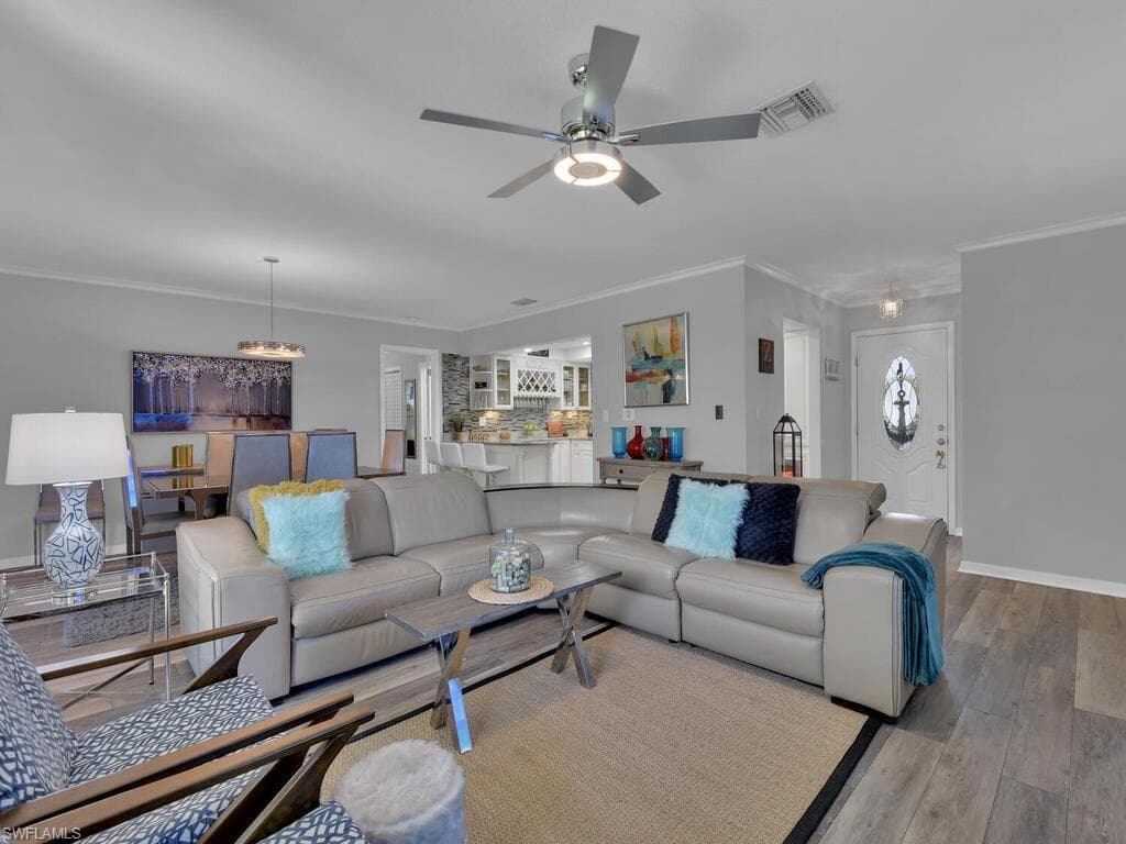 4263 Island CIR D-15
