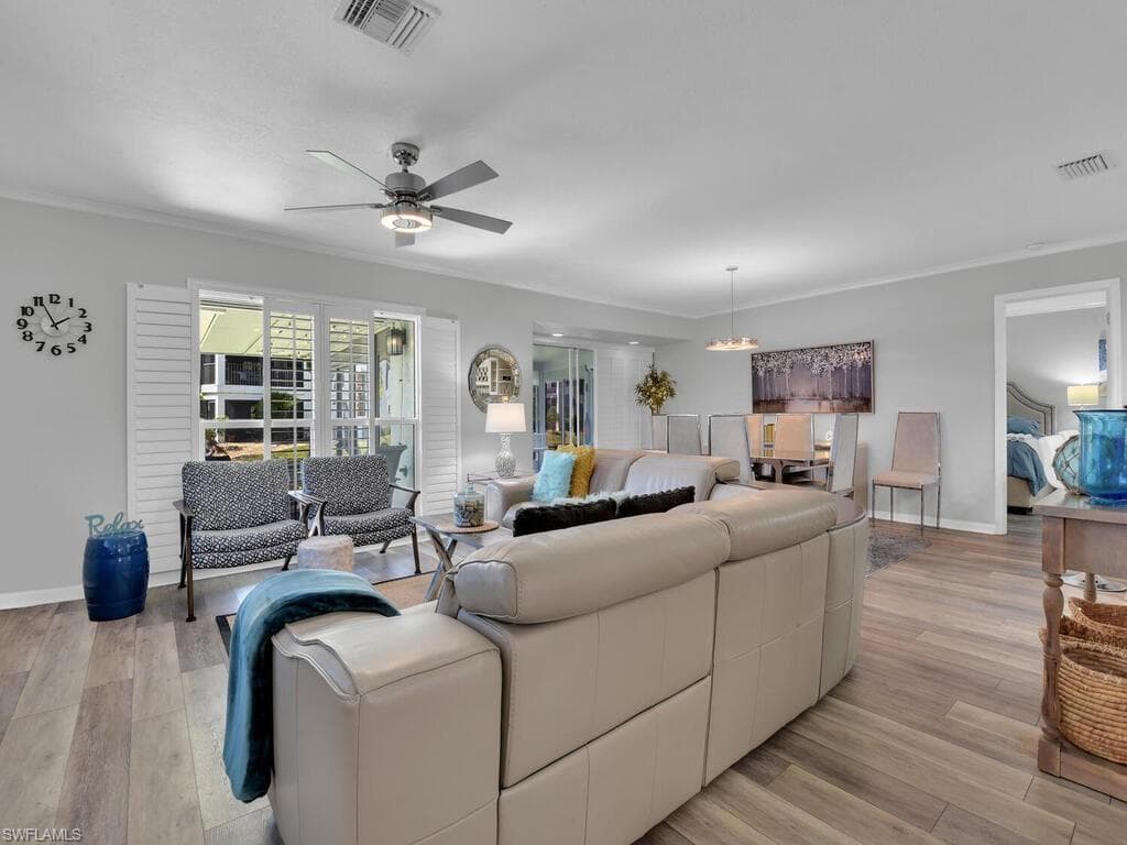4263 Island CIR D-6