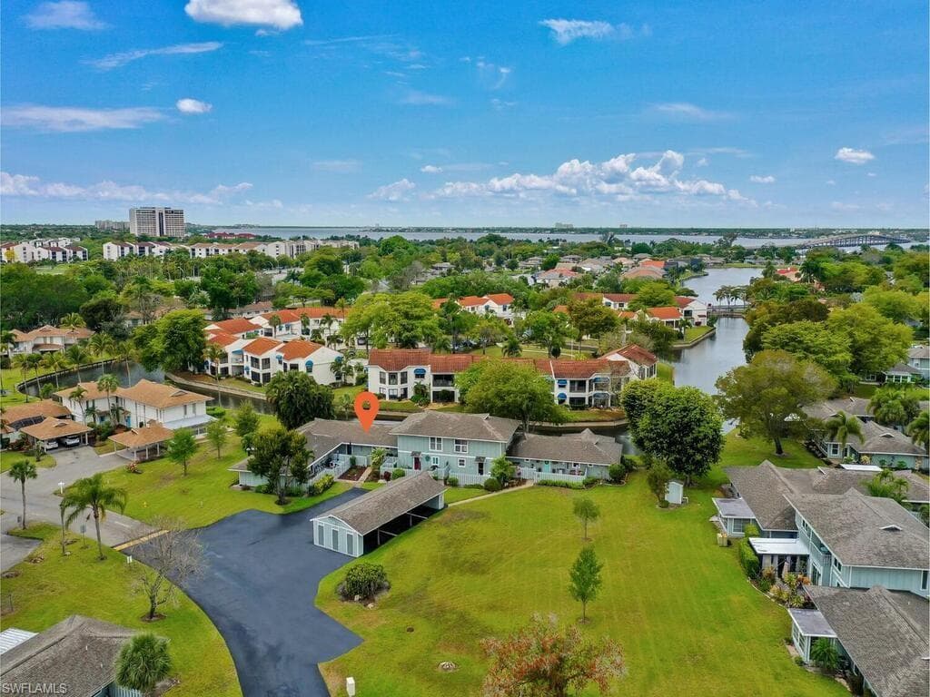 4263 Island CIR D-2