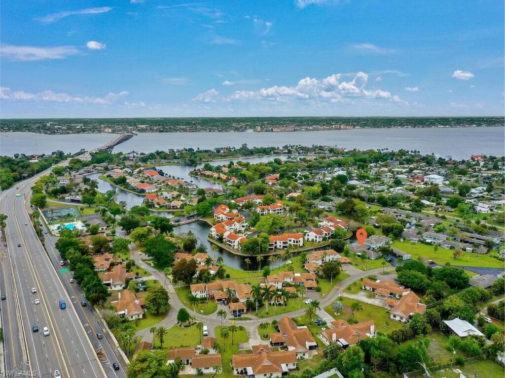 4263 Island CIR D-48