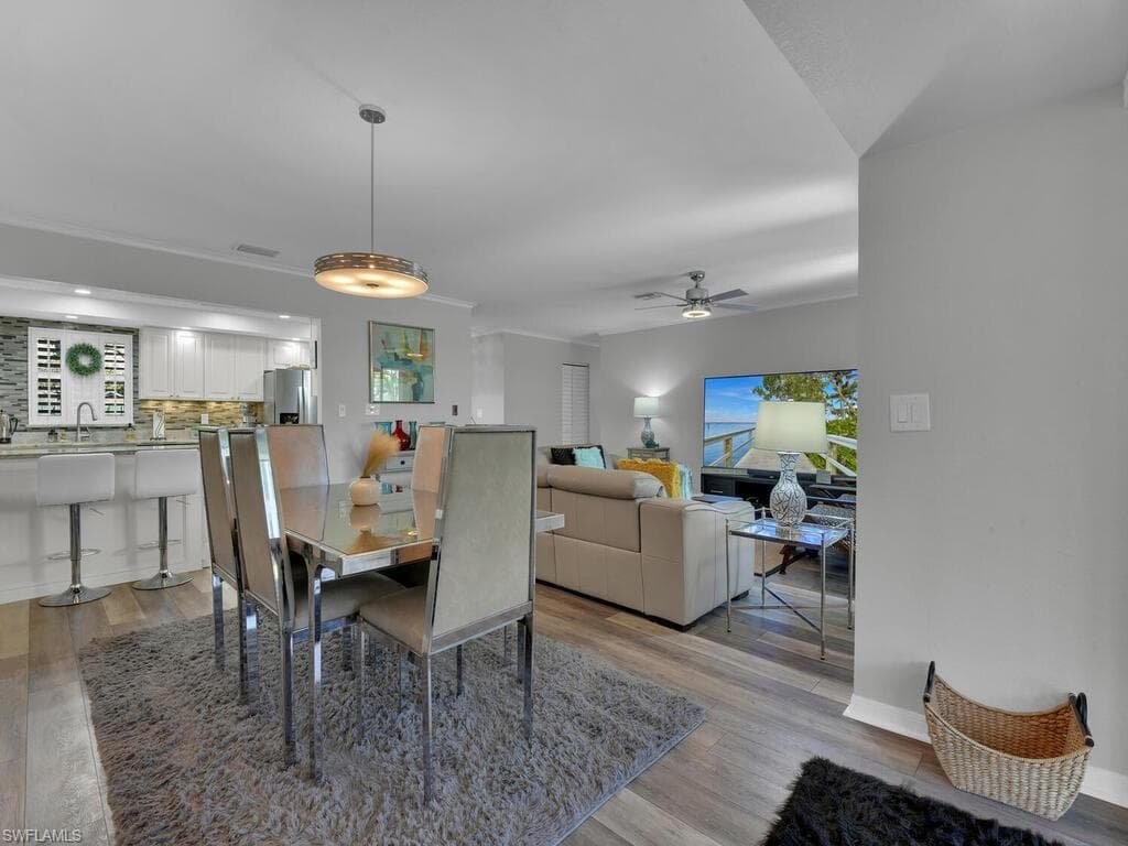 4263 Island CIR D-13