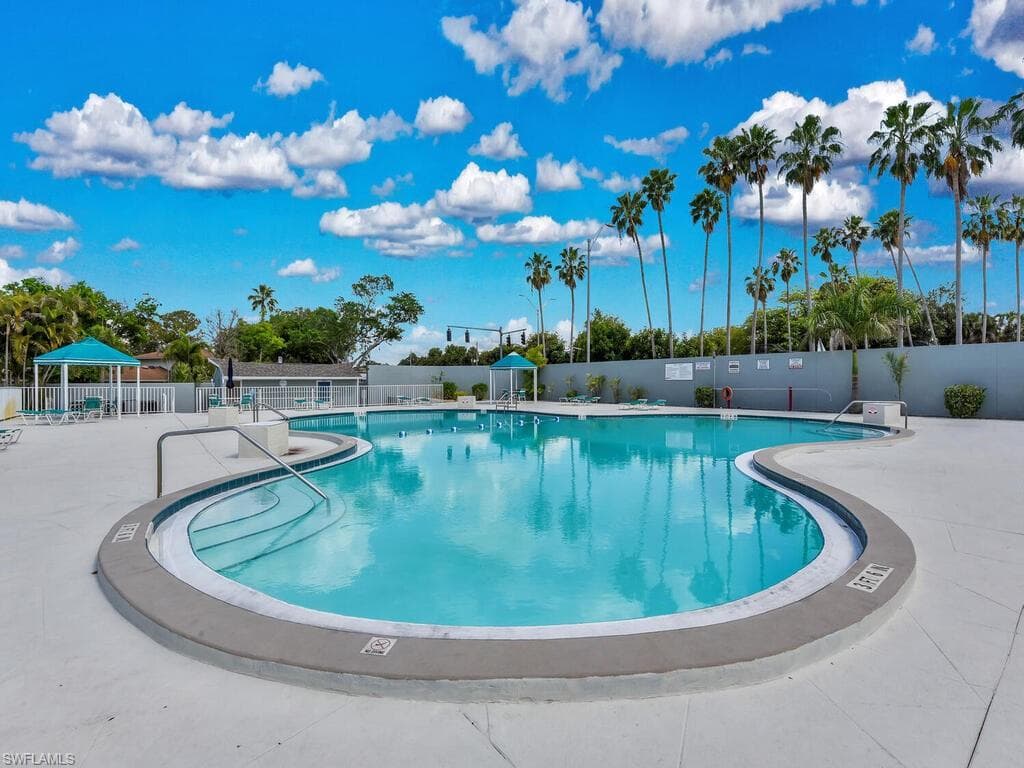 4263 Island CIR D-36