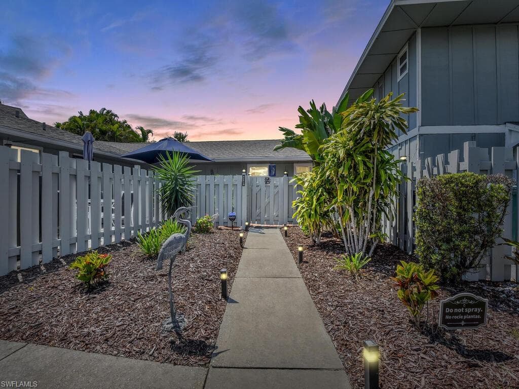 4263 Island CIR D-3