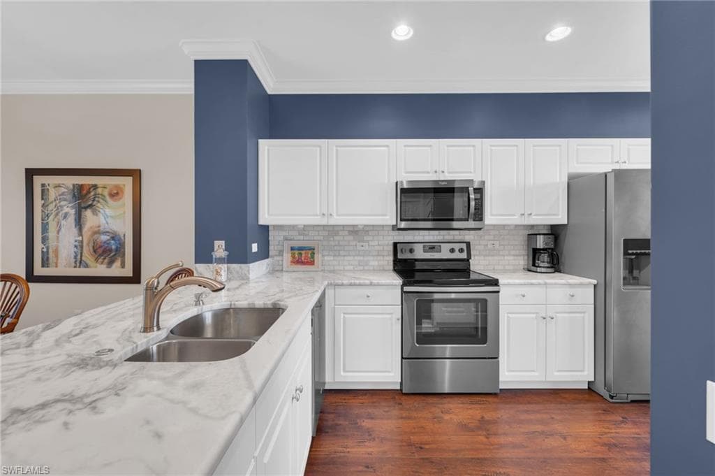 8253 Parkstone PL 106-6