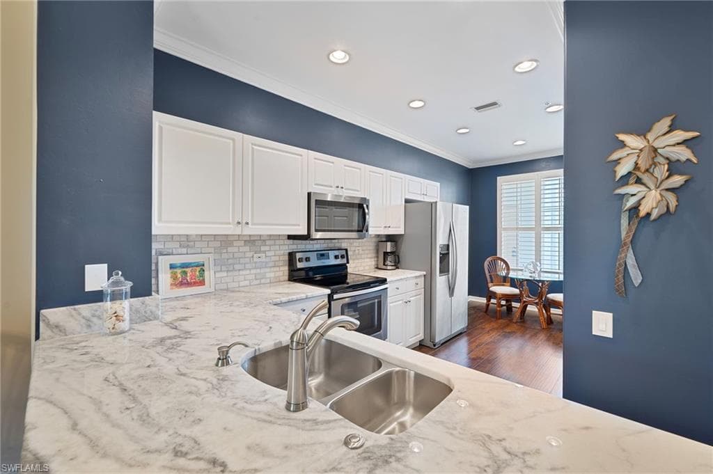 8253 Parkstone PL 106-4