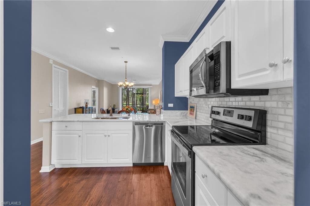 8253 Parkstone PL 106-3