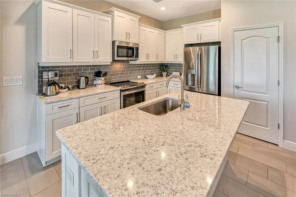 6954 Avalon CIR 707-6
