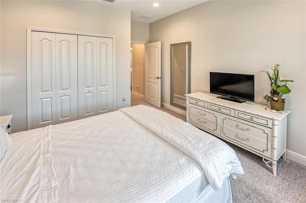 6954 Avalon CIR 707-17