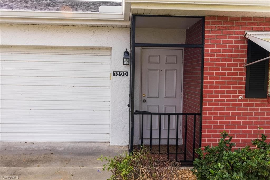 1390 Myerlee Country Club BLVD-1
