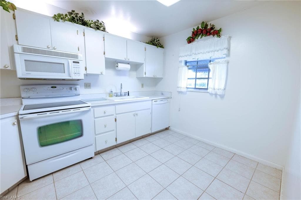 1390 Myerlee Country Club BLVD-6