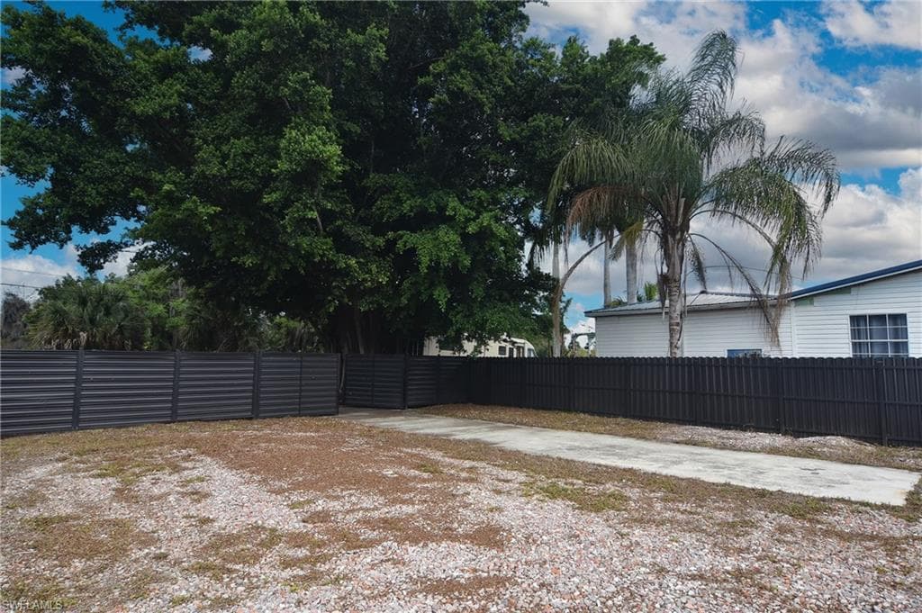 2228 Marina Park DR-14