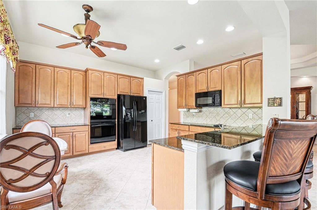 14809 Canton CT-14