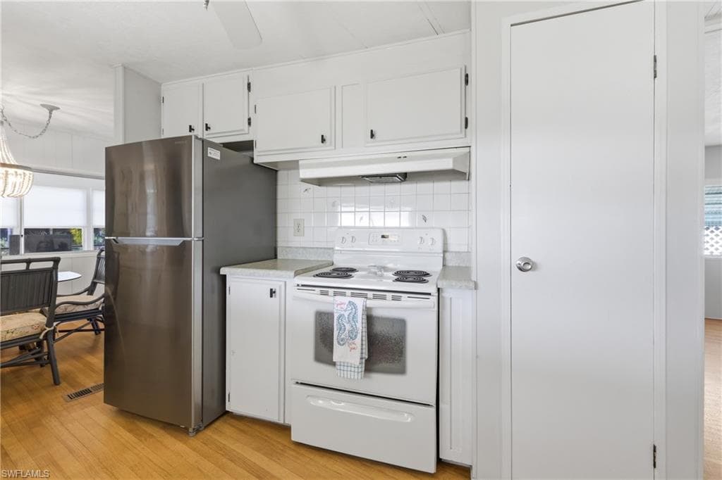 726 Knotty Pine CIR-12
