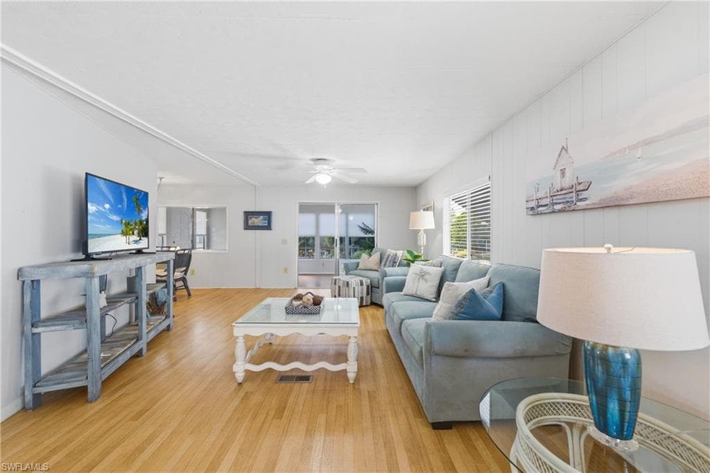 726 Knotty Pine CIR-9