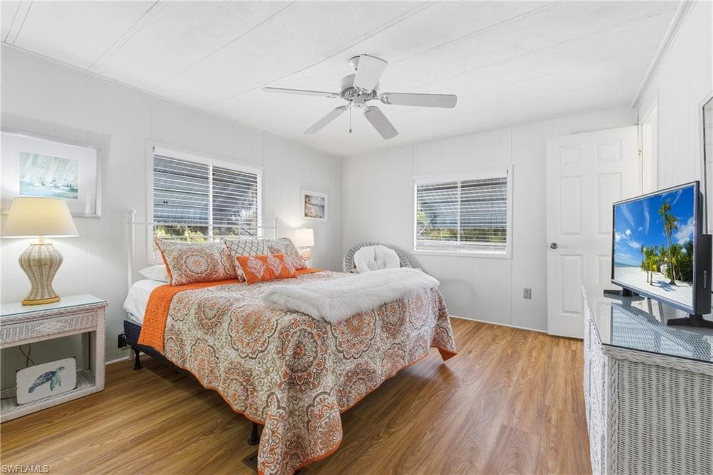 726 Knotty Pine CIR-17
