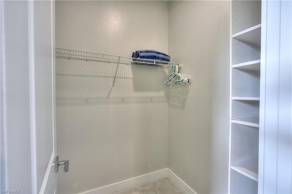 225 NW 1st ST-26