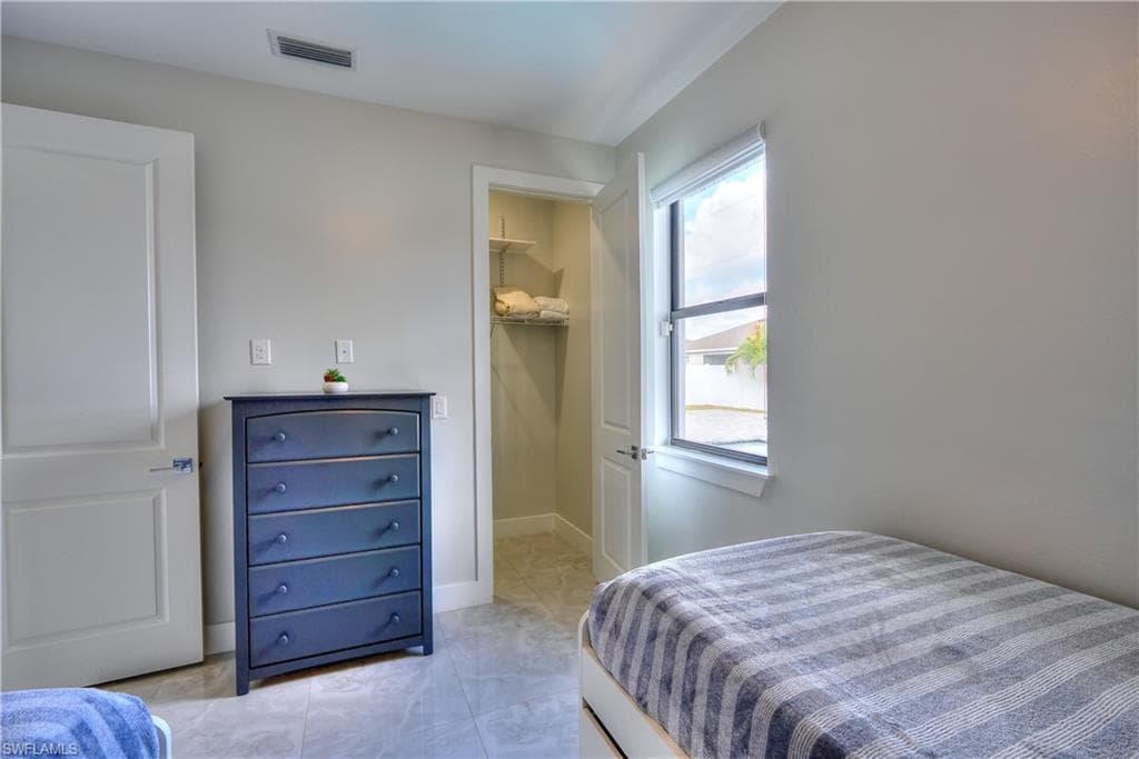 225 NW 1st ST-16