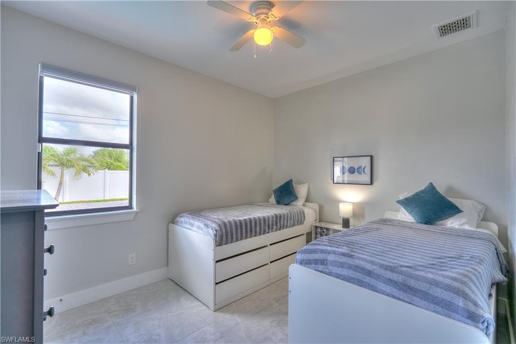 225 NW 1st ST-15