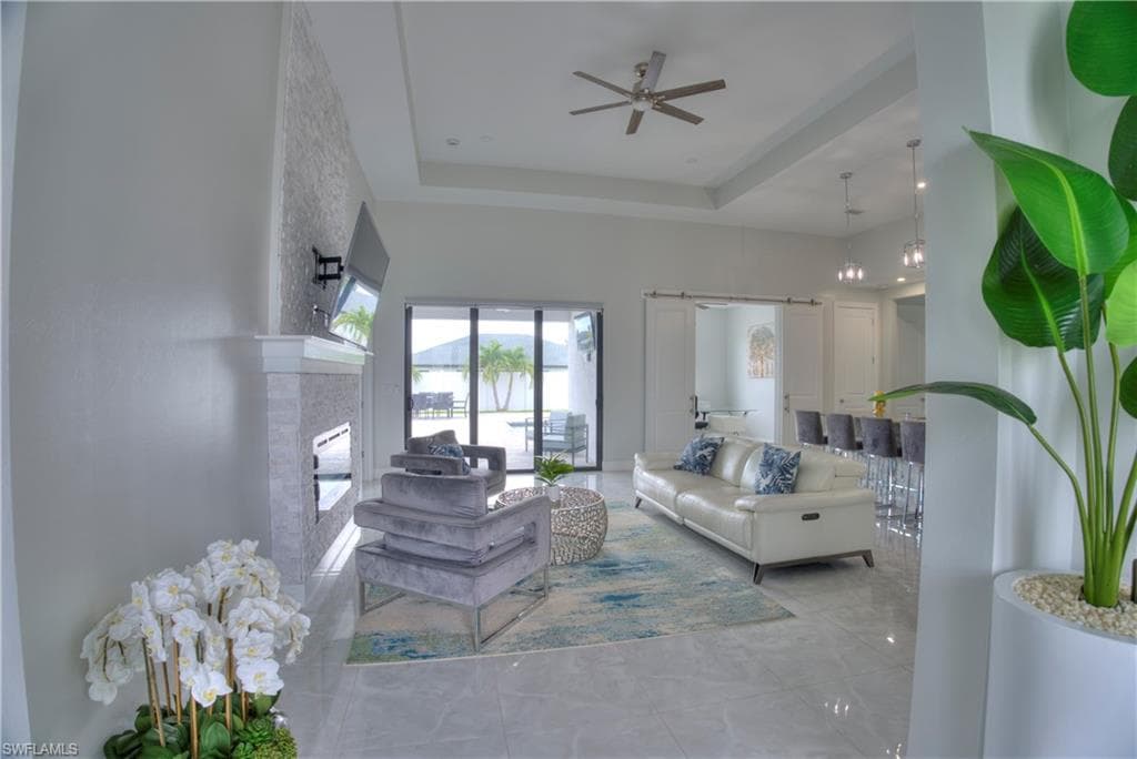 225 NW 1st ST-4