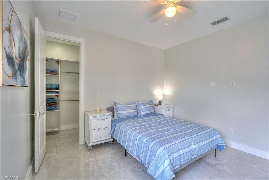 225 NW 1st ST-19