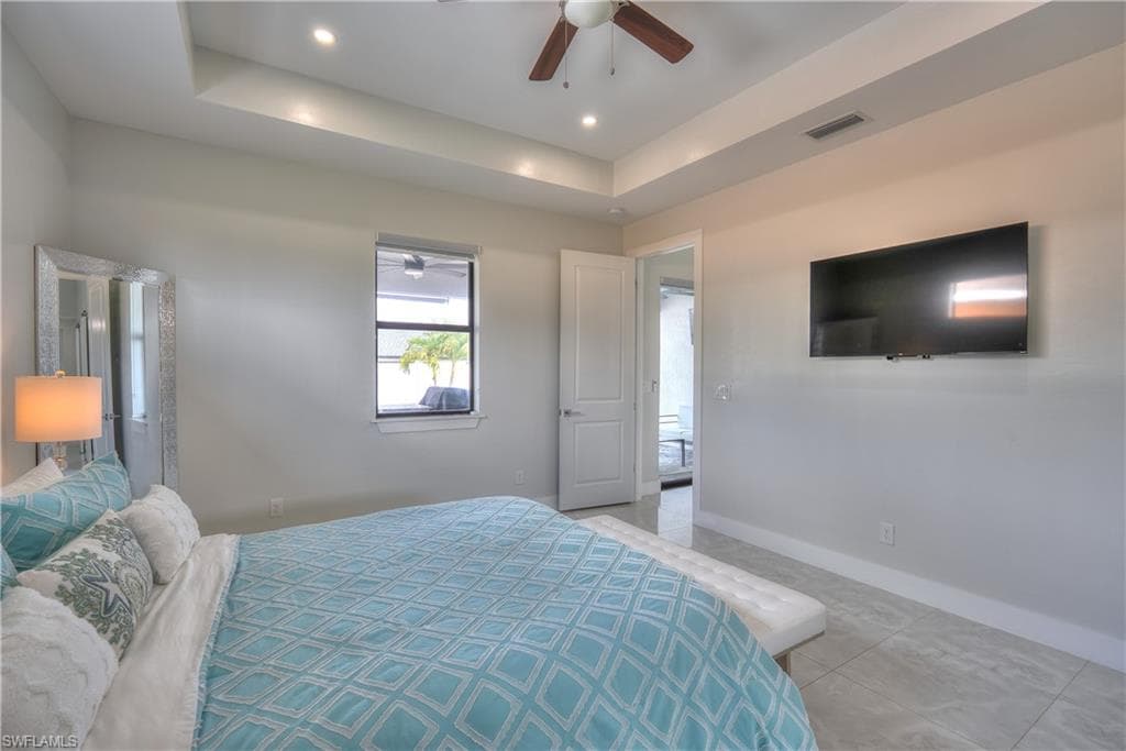 225 NW 1st ST-23