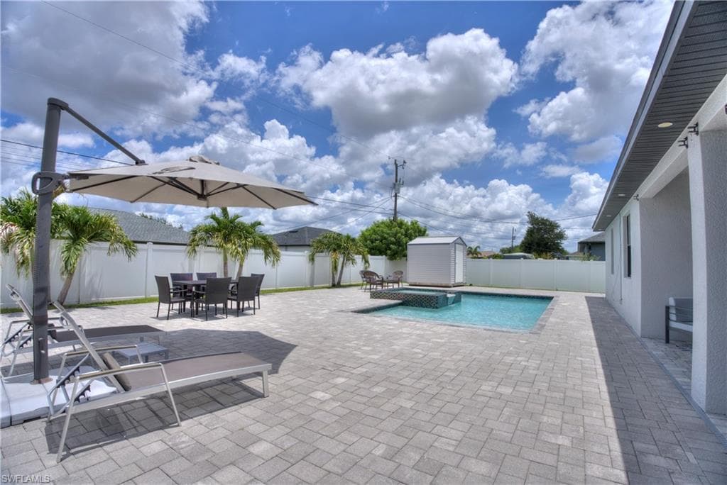 225 NW 1st ST-33