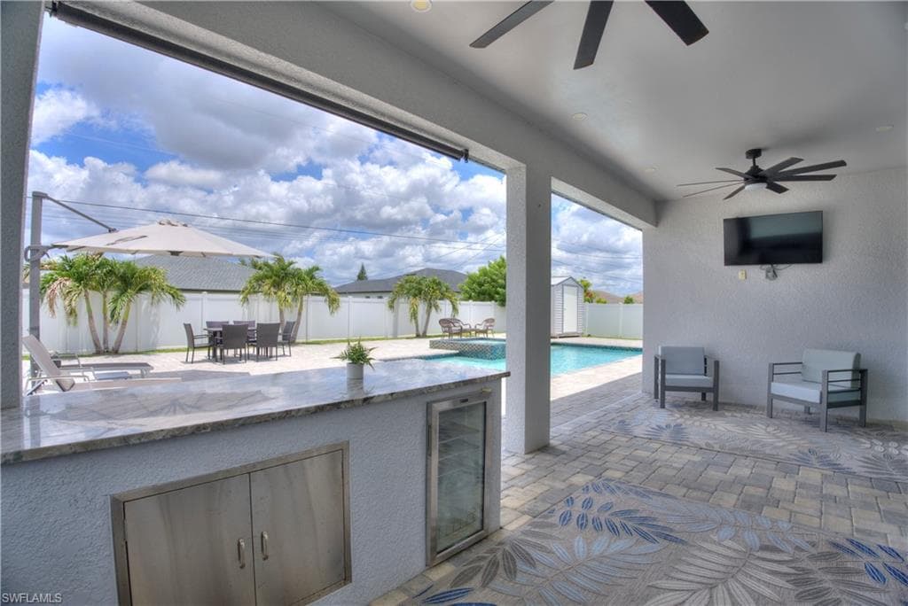 225 NW 1st ST-32