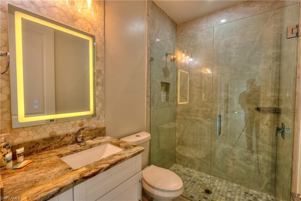 225 NW 1st ST-17