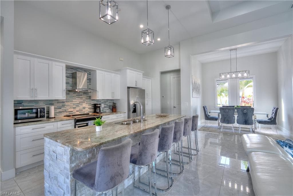 225 NW 1st ST-10