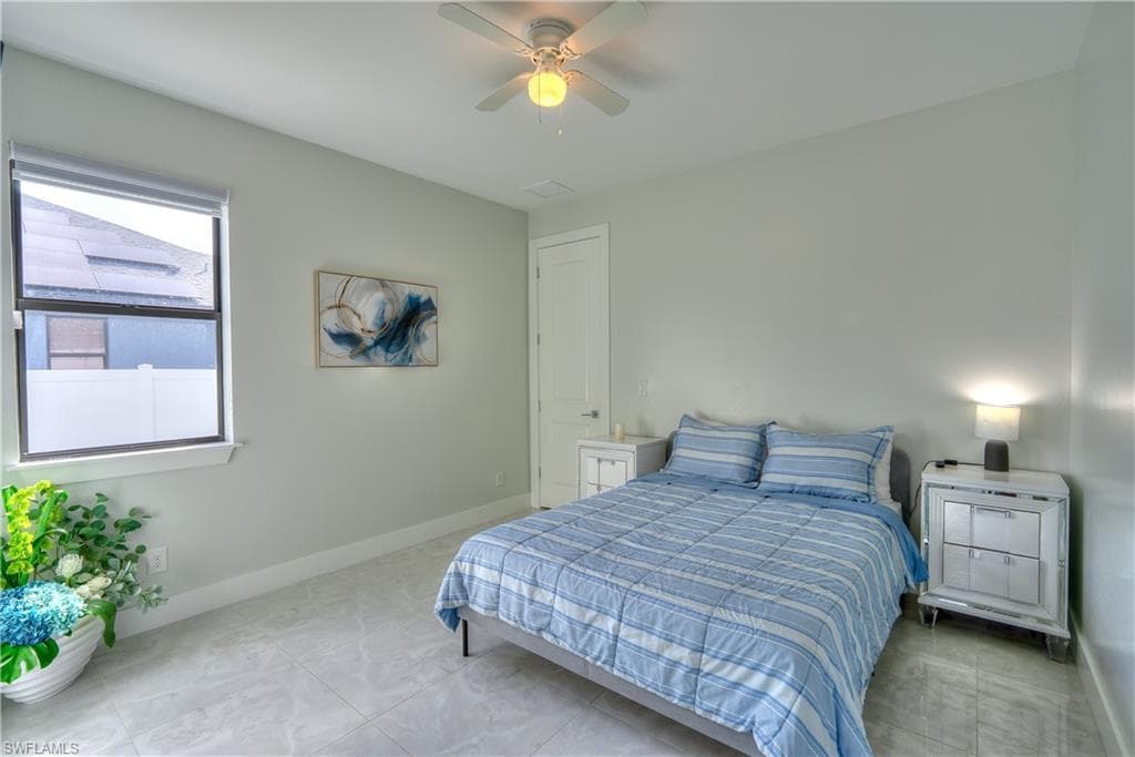 225 NW 1st ST-18