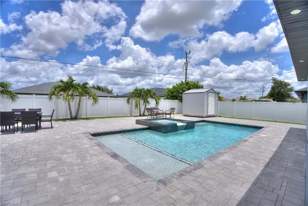 225 NW 1st ST-39