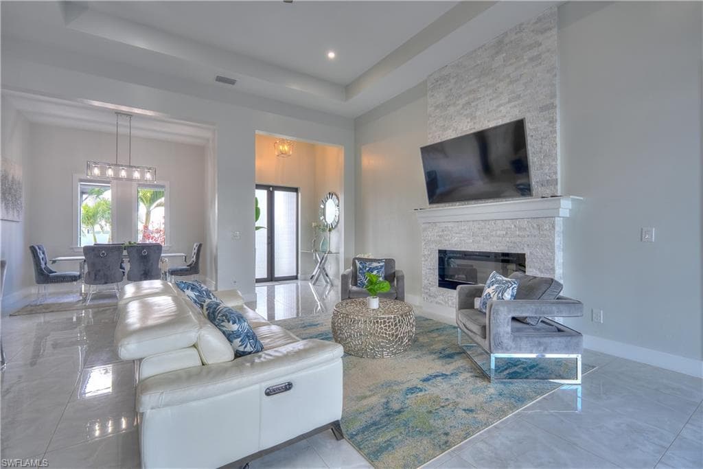225 NW 1st ST-30