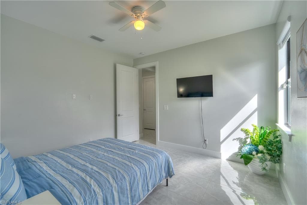 225 NW 1st ST-20