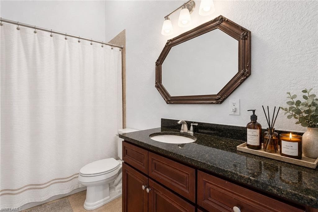 1561 Lynwood AVE-11