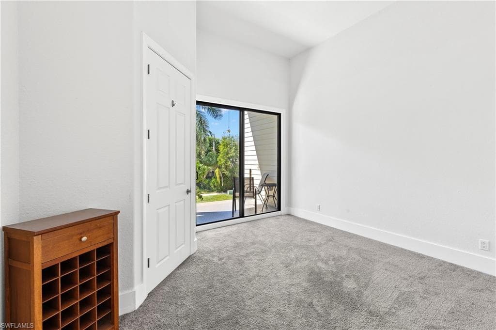 1561 Lynwood AVE-22