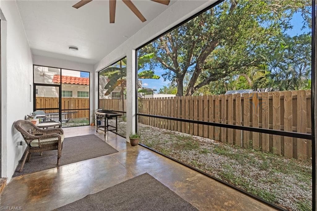 1561 Lynwood AVE-17