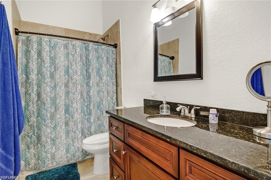 1561 Lynwood AVE-23