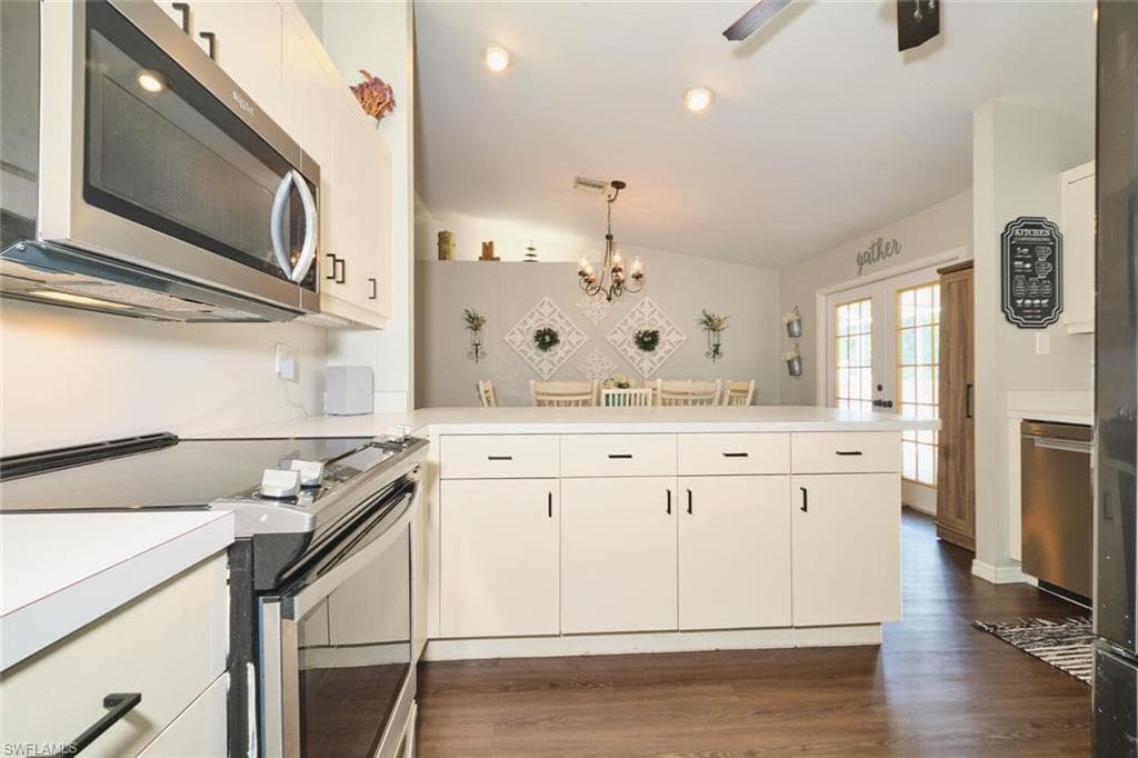 6649 Hartland ST-28