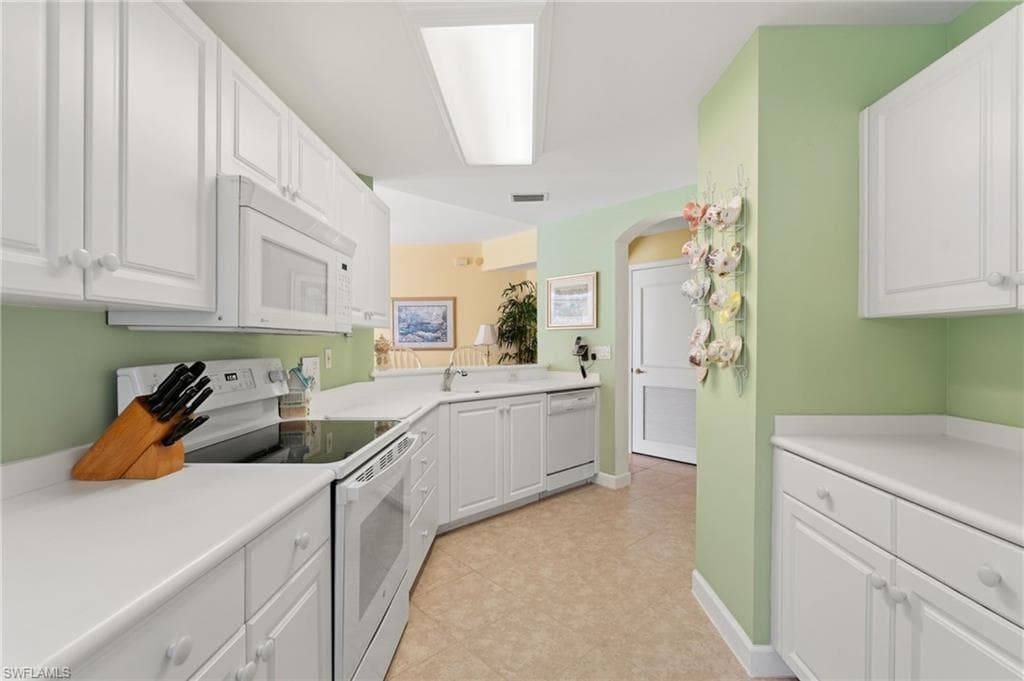 20201 Burnside PL 101-7