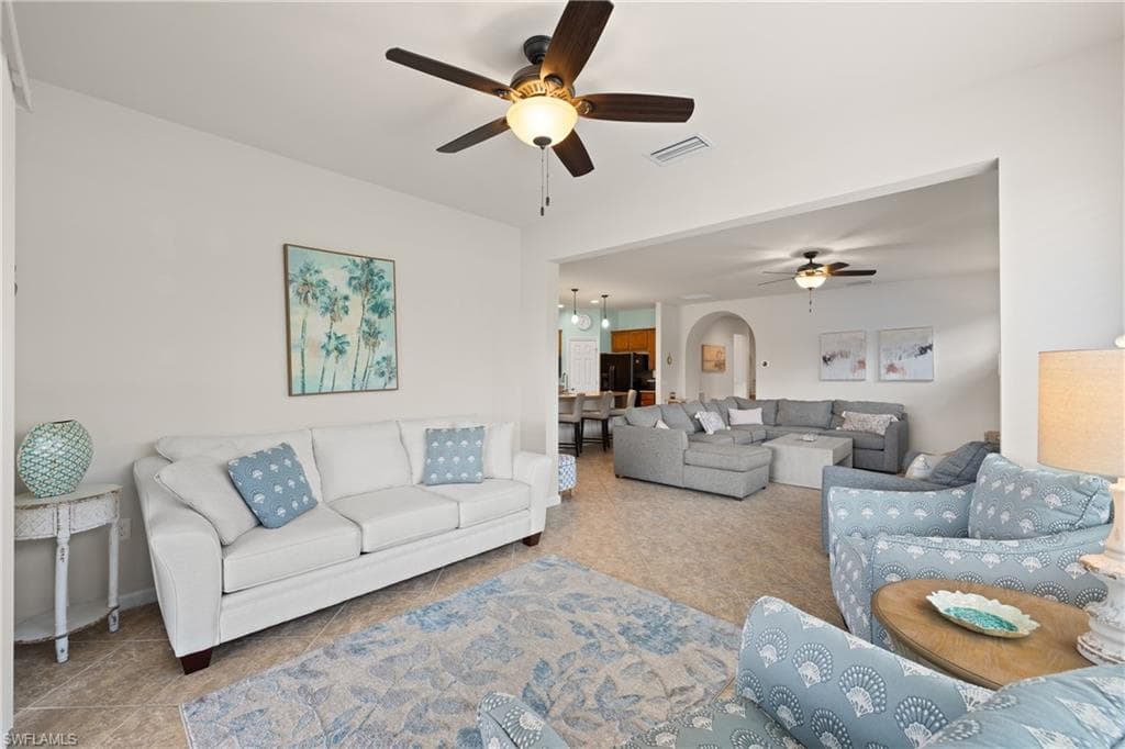 7022 Live Oak DR-16
