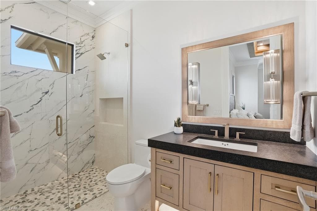 280 Estrellita DR-32