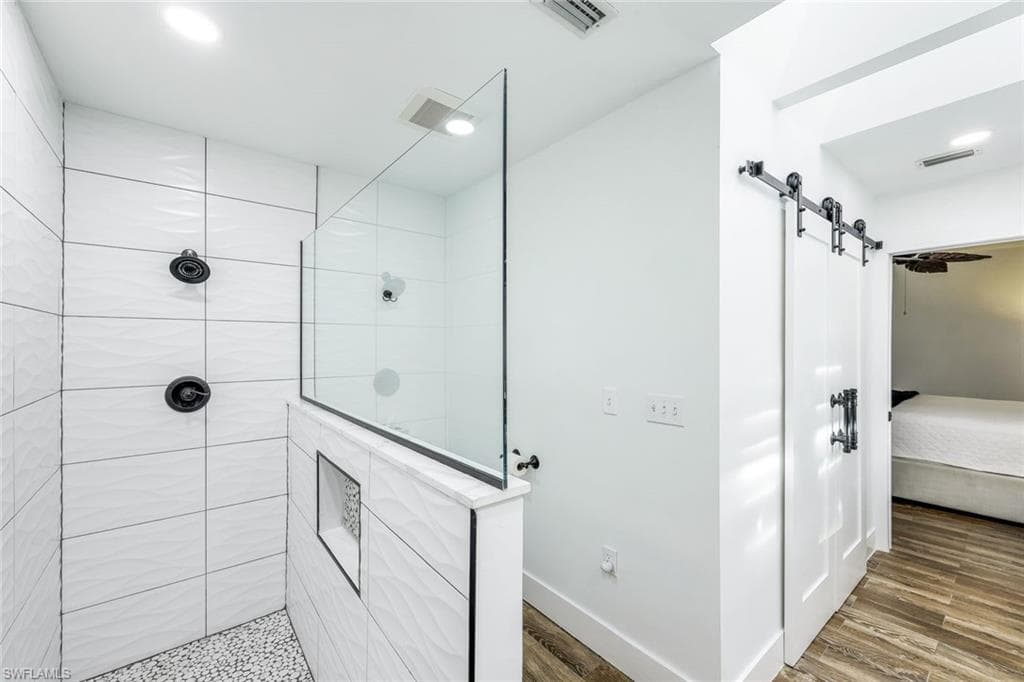 999 East Valley DR-22