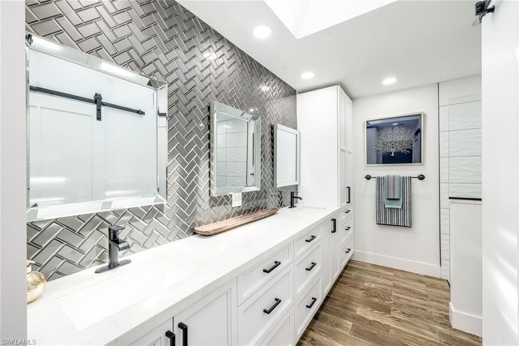 999 East Valley DR-21