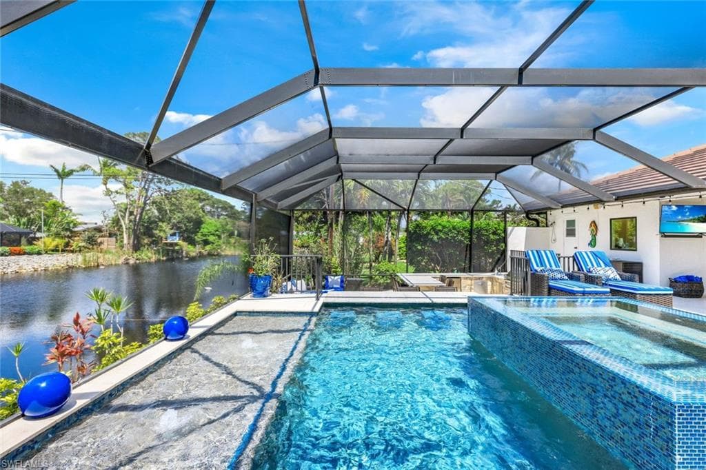 999 East Valley DR-32