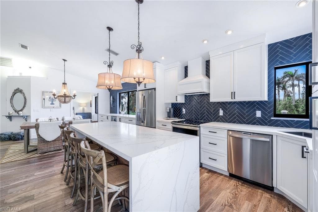 999 East Valley DR-10
