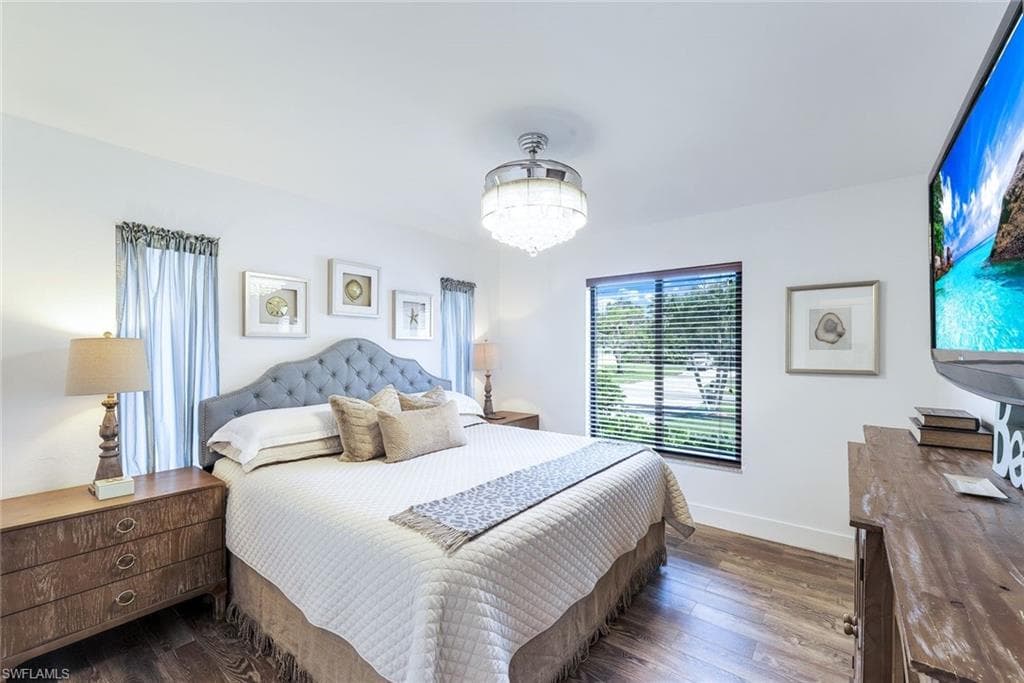 999 East Valley DR-24