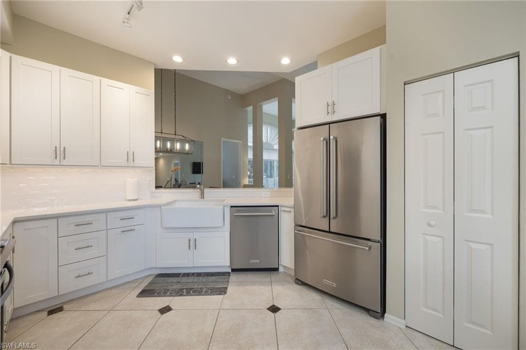 1505 Clermont DR B202-9
