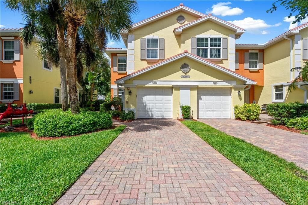 4390 Lazio WAY 401-1
