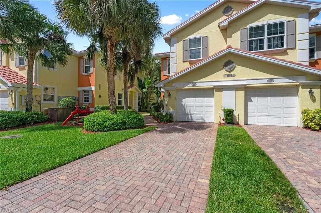 4390 Lazio WAY 401-2