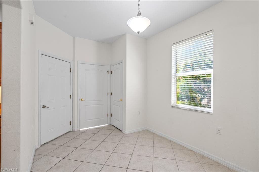 4390 Lazio WAY 401-9